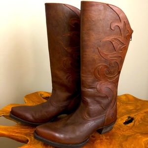 Women’s Cowgirl Boots Size 8 US